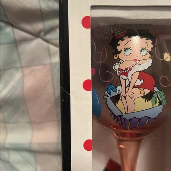 Sold item - Picture 5 of 12